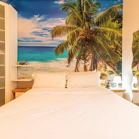 Beach With Terrace Ideal For Digital Nomads *